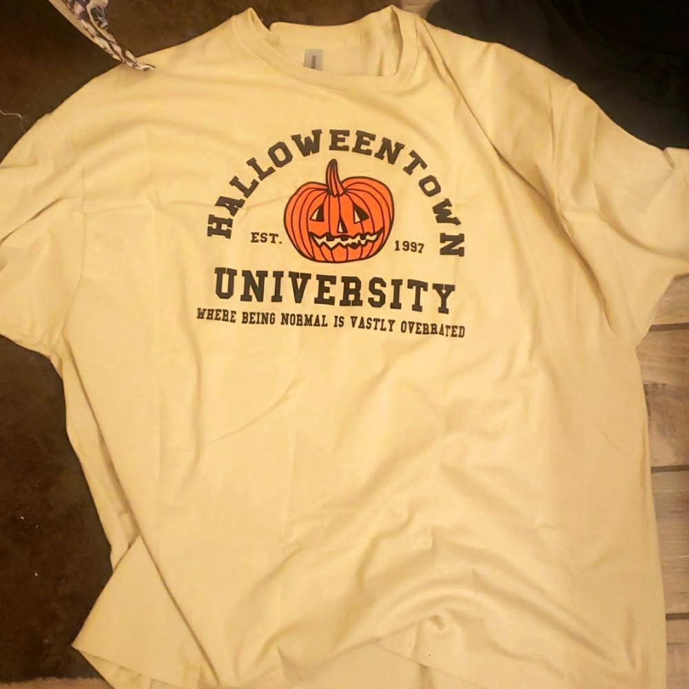 Gildon oversized tan colored "Halloweentown University" t-shirt